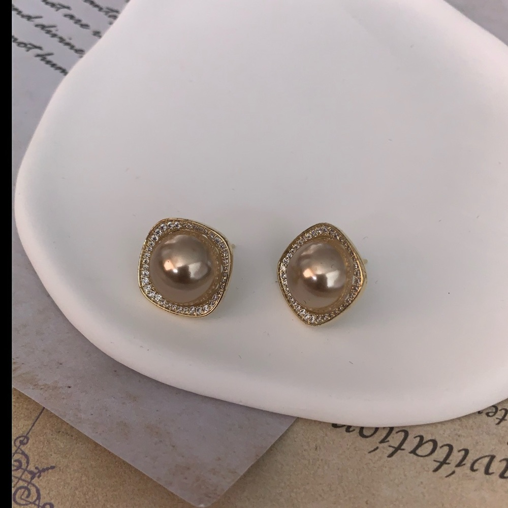 Women’s Earrings